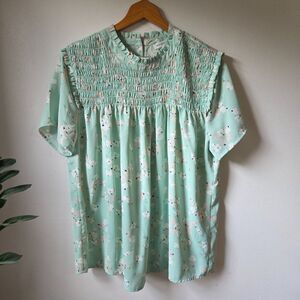 NWOT MOD BOUTIQUE FLORAL SMOCKED SHIRRED TOP SIZE LARGE